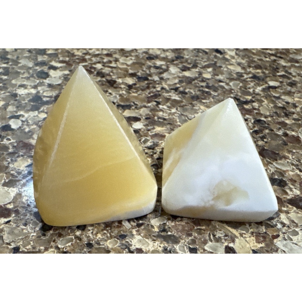 Lot of 2 Onyx Stone Pyramid Figurines Paperweights Desk Decor‎ Healing Crystals
